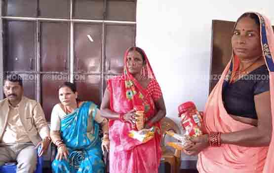 Distribution of nutritious food to lactating women 2